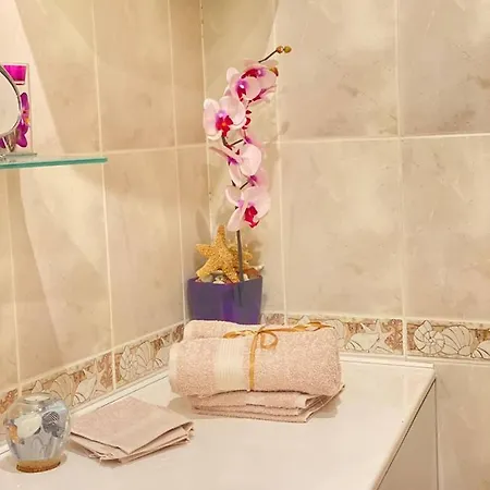 Luxury Penthouse 6th Of 6 Stock Building 2 Bed Apartment, 1 Br アパート *